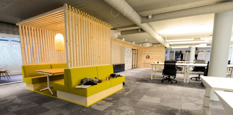 Kontorlokaler for Booking.com i Arbins gate 11 med møtebokser i tre
